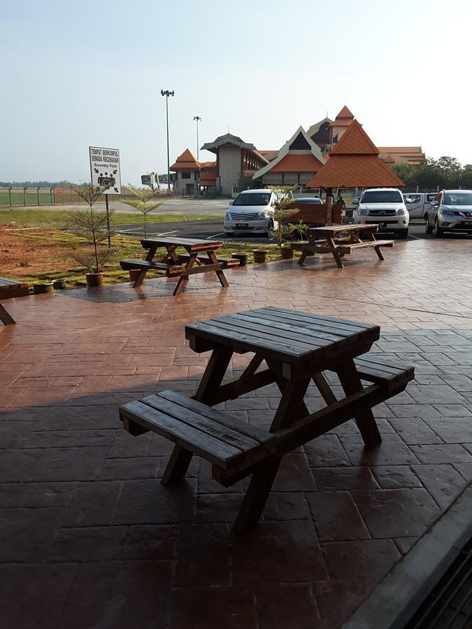 Am Transit Inn, Kuala Terengganu Exterior foto
